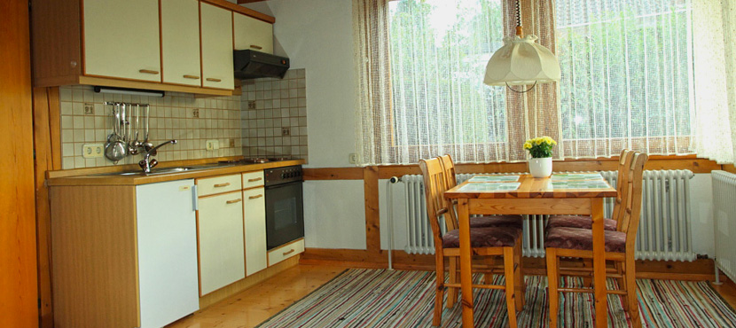 Küche - Essbereich, Ferienwohnung West - Landhaus Schwaben Hayingen